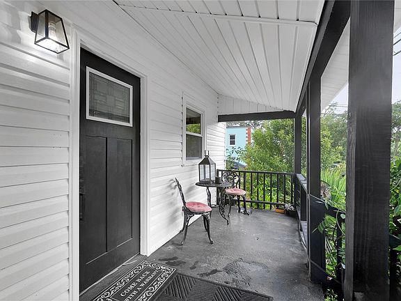 5th image of 306 Lady St