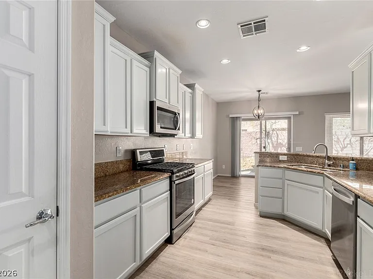 6092 Fox Creek Ave — Photo 14