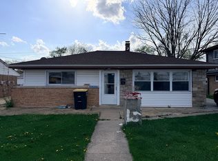 17044 Burnham Ave, Lansing, IL 60438