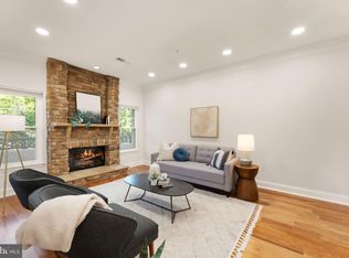 12001 Taliesin Pl APT 22, Reston, VA 20190