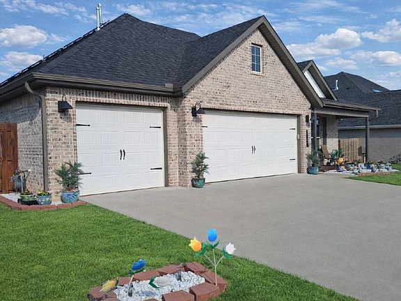3rd image of 2109 Abbott Ln