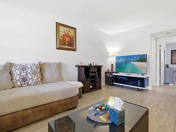 5th image of 581 Blue Heron Dr APT 205-B