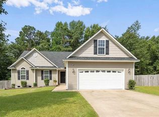 150 Boulder Ct, Raeford, NC 28376
