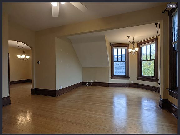 4th image of 1911 W Berteau Ave #3