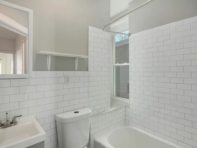 5326 Addison St — Photo 16