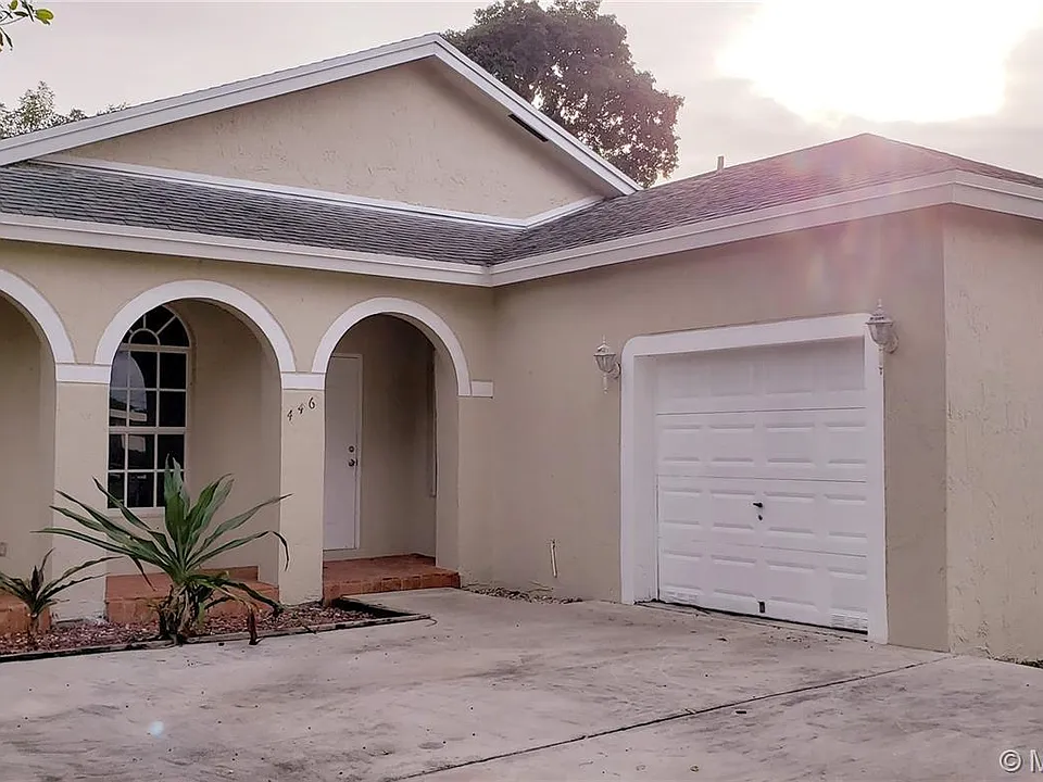 446 NW 14th St