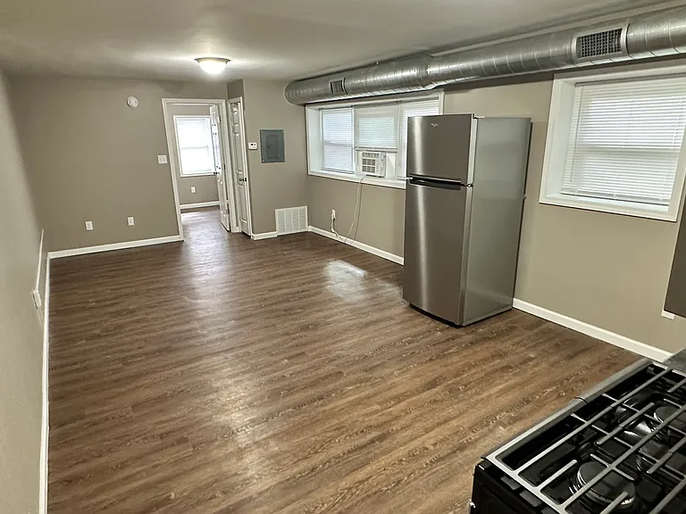 206 Locust St #2 — Photo 4