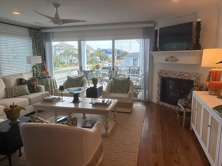 304 Causeway Dr #B — Photo 16