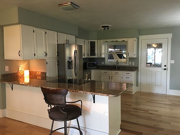 Beautiful Kitchen - Open 