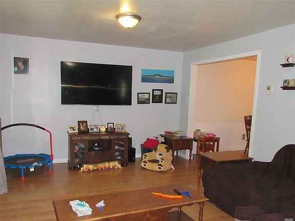 4th image of 43 Pineaire Ave
