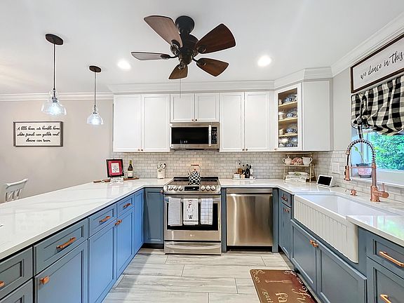 3rd image of 3060 Holiday Springs Boulevard #312