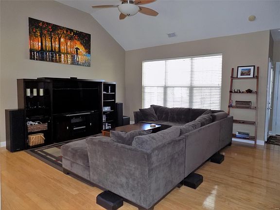 2nd image of 7207 Lindenwood Pl