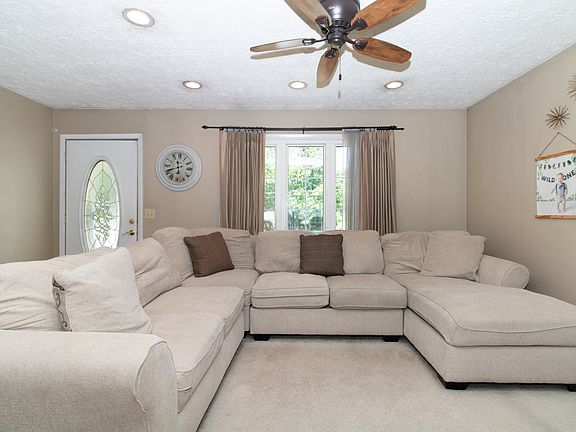 5th image of 623 Bradley Dr