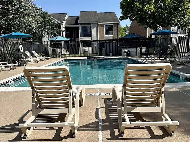 Fairway Square Apartments — Photo 7