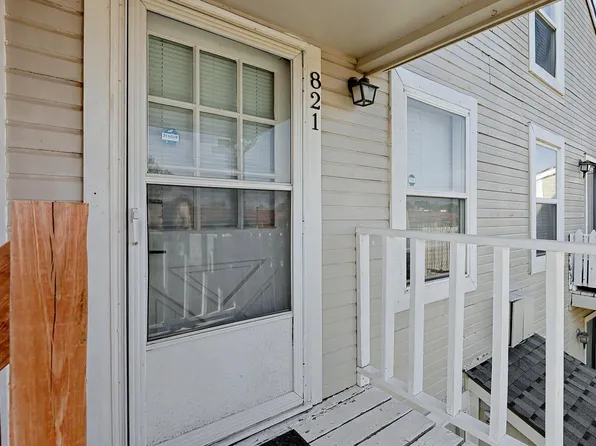 1717 S Cypress St APT 821, Wichita, KS 67207