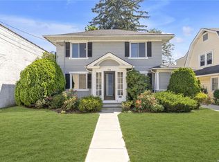 268 Wellington Rd, Mineola, NY 11501