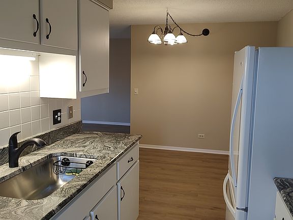 4th image of 835 Pearson St APT 410