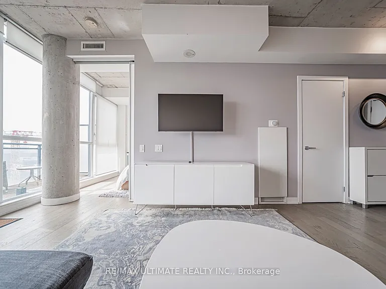 318 King St E #1108 — Photo 16