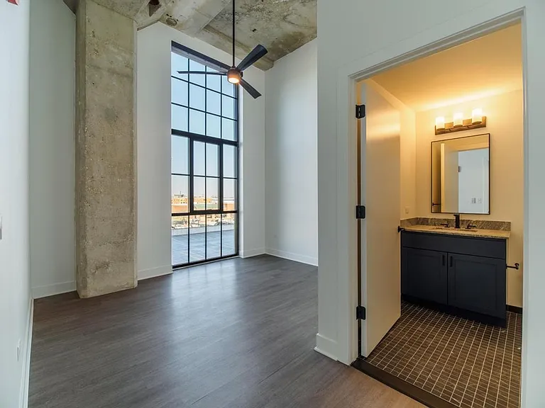 6 Corners Lofts — Photo 8