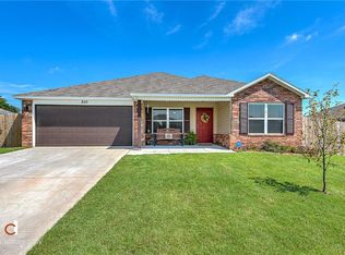 820 NW 67th Ave, Bentonville, AR 72713