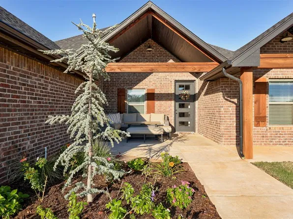 10801 Highland Dr, Yukon, OK 73099