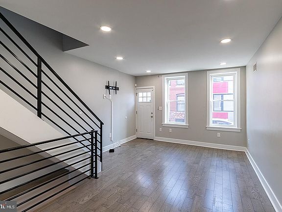 3rd image of 3215 Latona St