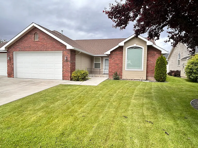 1022 S 88th Ave — Photo 1