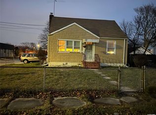 166 S 12th St, Lindenhurst, NY 11757