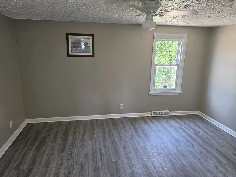 2612 N Gettysburg Ave — Photo 6