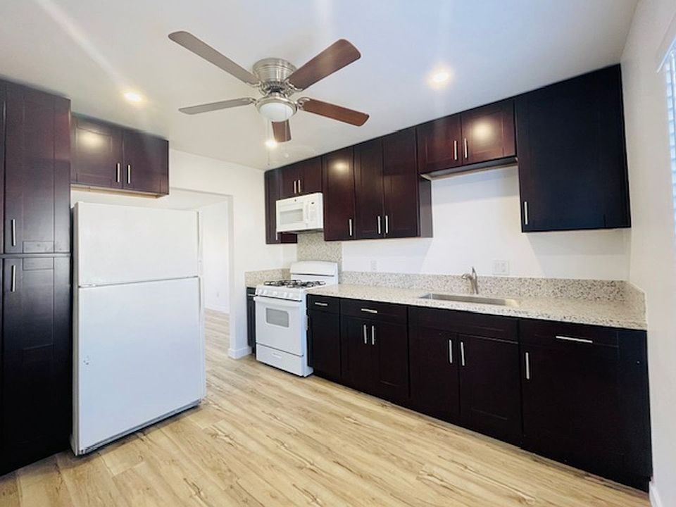 1st image of 6724-52 Tait St #6724-2