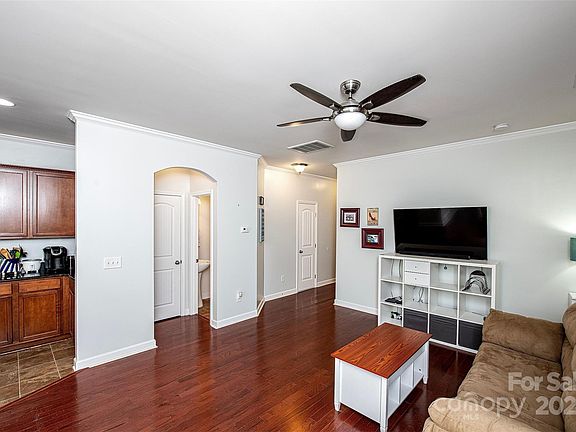 5th image of 4528 Craigmoss Ln