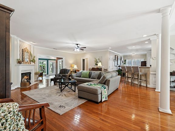 3rd image of 249 Karnes Dr