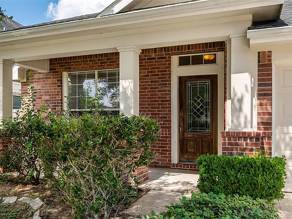 2nd image of 2608 Dawn River Ln
