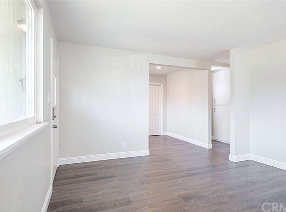 4th image of 315 W 121st St