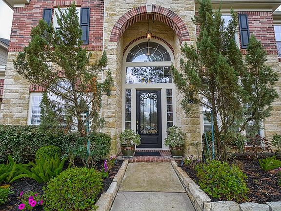 3rd image of 9511 Lily Glen Ln