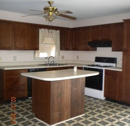 3rd image of 9850 Nanticoke Cir