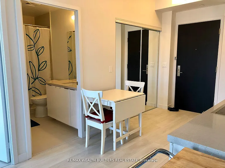 8 Eglinton Ave E #1010 — Photo 12