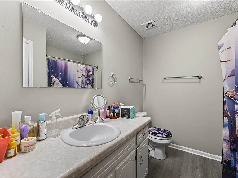 114 Cunningham Pl #B — Photo 15