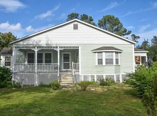 1051 Pinewood St, Apalachicola, FL 32320