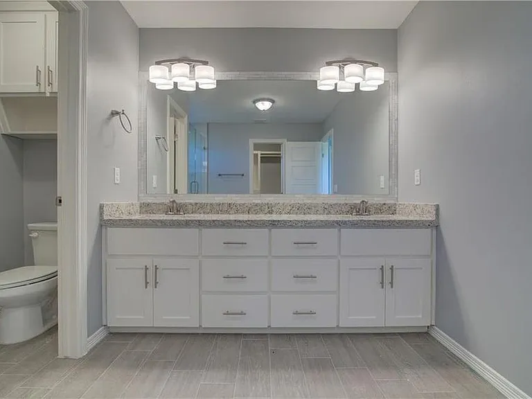 1126 Grandeur Dr — Photo 10