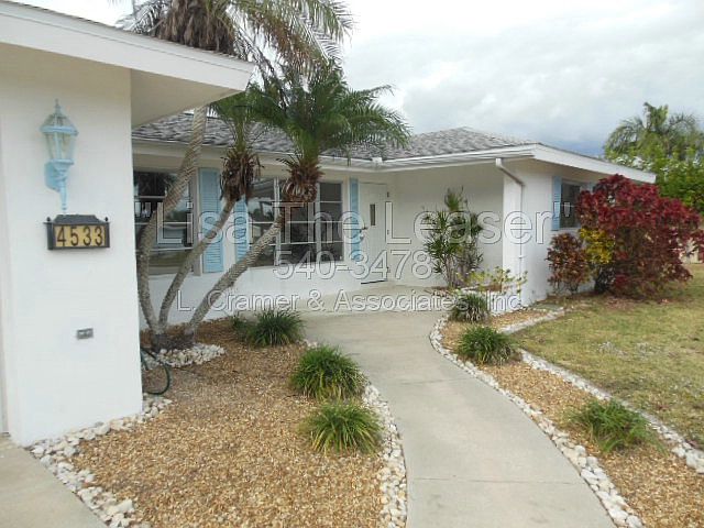 1st image of 4533 Vinsetta Ave