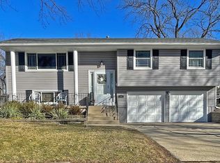 229 S Salem Dr, Schaumburg, IL 60193