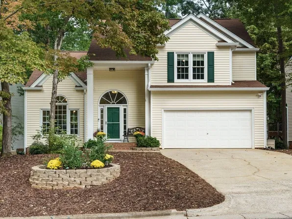 105 Kirkfield Dr, Cary, NC 27518