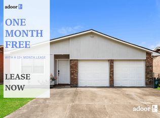 1815 Flamingo Dr, League City, TX 77573