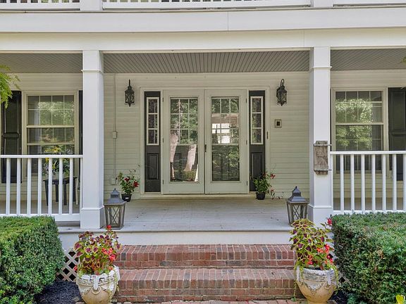 3rd image of 10481 Willowspring Ln