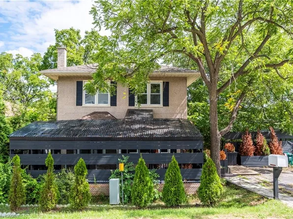 69 Hillview Rd, Saint Catharines, ON L2S 1S8