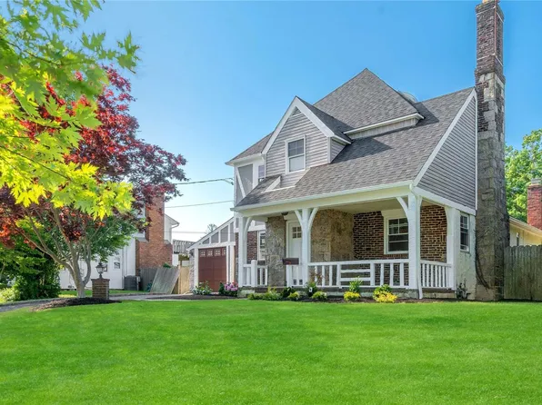 125 Nassau Road, Massapequa, NY 11758