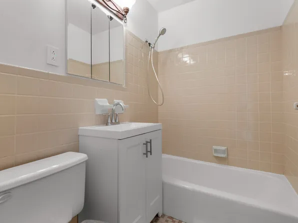 689 Ft Washington Avenue image 8 of 17