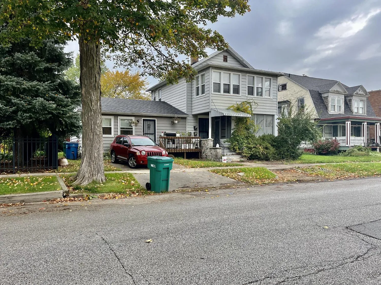 1005 Maple Ave photo 1