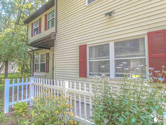 4th image of 6786 Julia Dr